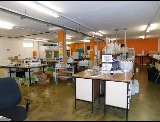 1,778M² OFFICE FOR SALE IN FERNDALE